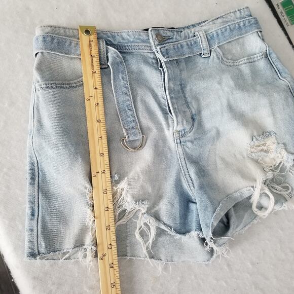 Hollister High Rise Mom 3" Shorts Belted Denim Shorts, Size 9, Waist 29inches - Picture 8 of 8